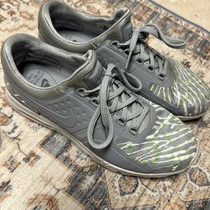 NIKE Air promax 90 like new